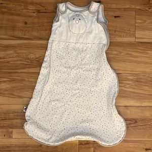 Nested Bean Zen Sack Classic size medium 6-15 months. 18-26 lb. GUC.